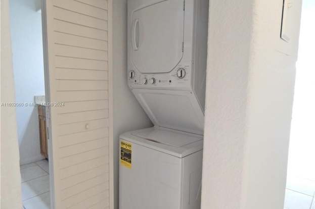 Foto del edificio - 10149 Twin Lakes Dr