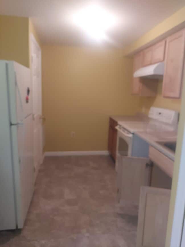 kitchen - 10507 Lake Arbor Way