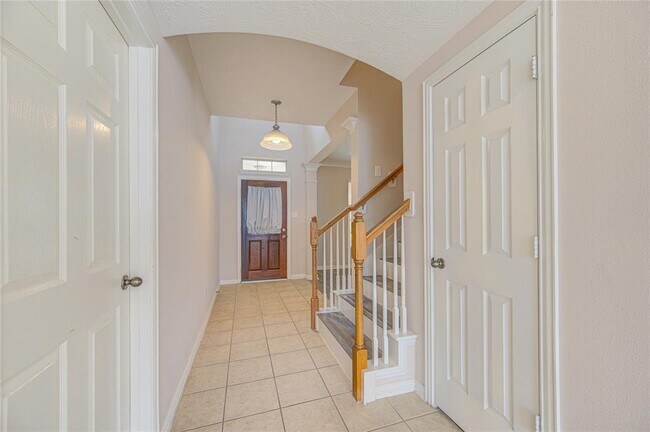 Foto del edificio - 7107 Thistlewood Park Ct
