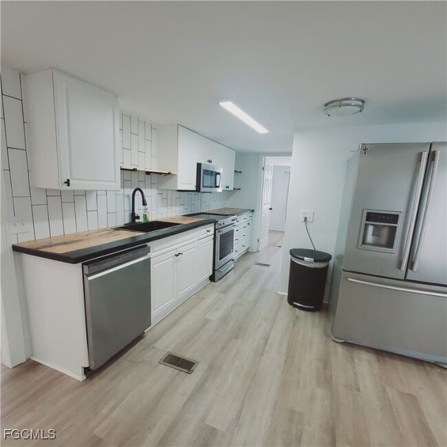 Foto del edificio - 26222 Earl Rd