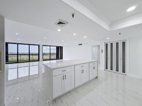Building Photo - 2480 Presidential Way