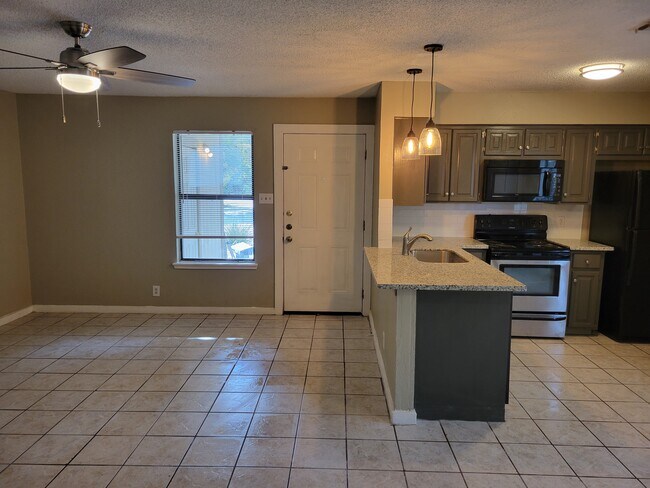 Foto del edificio - 20700 Bonanza St