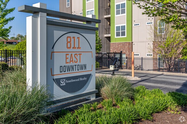Foto del edificio - 811 East Downtown