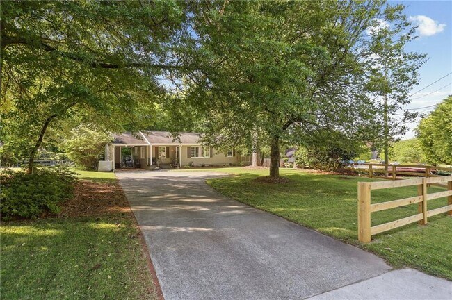 Foto del edificio - 2873 Briarcliff Rd NE