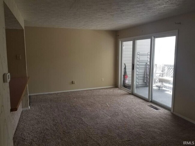 Building Photo - 1206 S College Mall Rd