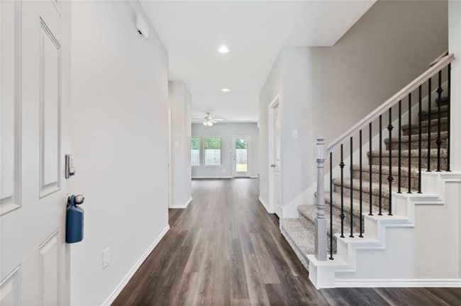 Foto del edificio - 2274 Strong Horse Dr