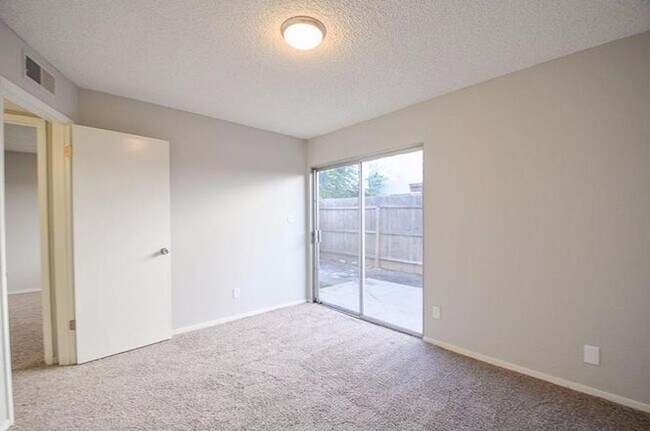 Foto del edificio - 4233 N Bengston Ave