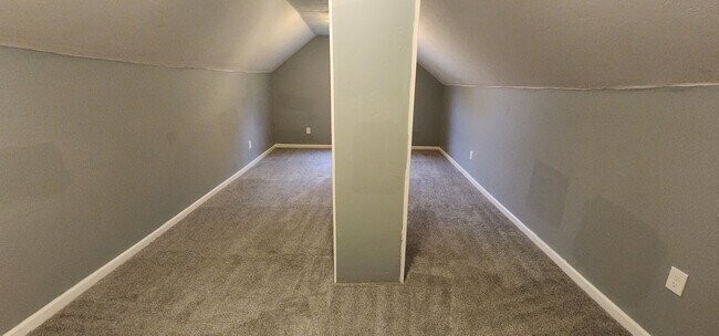 Foto del edificio - 3225 W 58th St