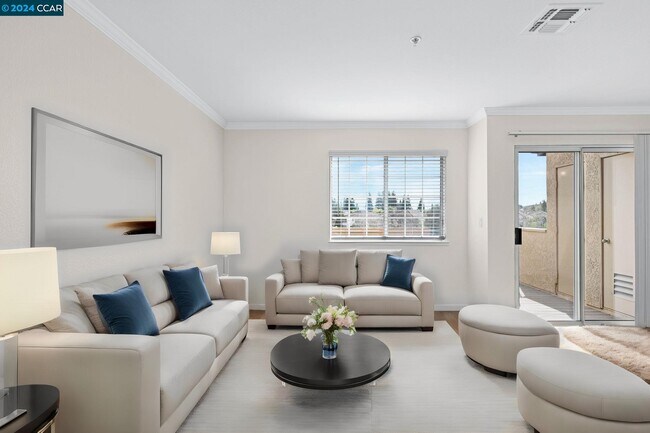 Foto del edificio - 440 Bollinger Canyon Ln