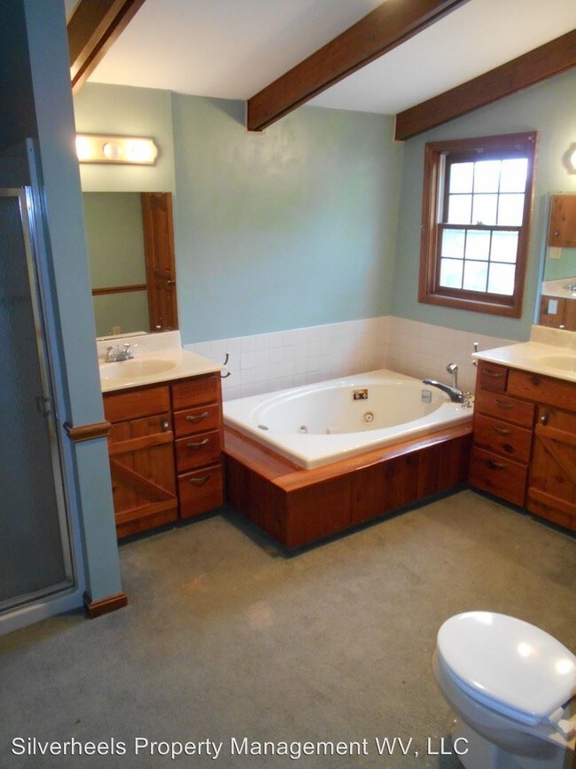 Building Photo - 3 br, 2 bath House - 10937 Emerson Avenue