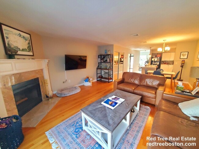 Photo - 1400 Lagrange St Apartment