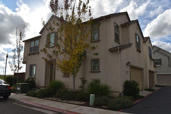 Foto del edificio - Resident Benefit Package Property