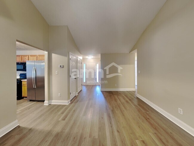 Foto del edificio - 785 Mount Royal Cv