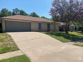 Building Photo - 2104 Red Stone Ln