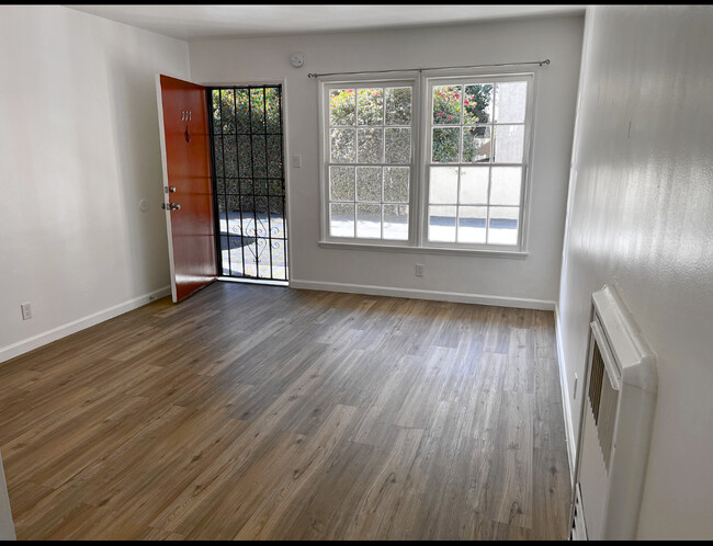 Building Photo - 1601 N Normandie Ave