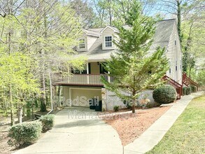 Building Photo - 102 Thunderbird Ln