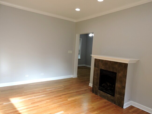 Building Photo - 1346.5 W Estes Ave