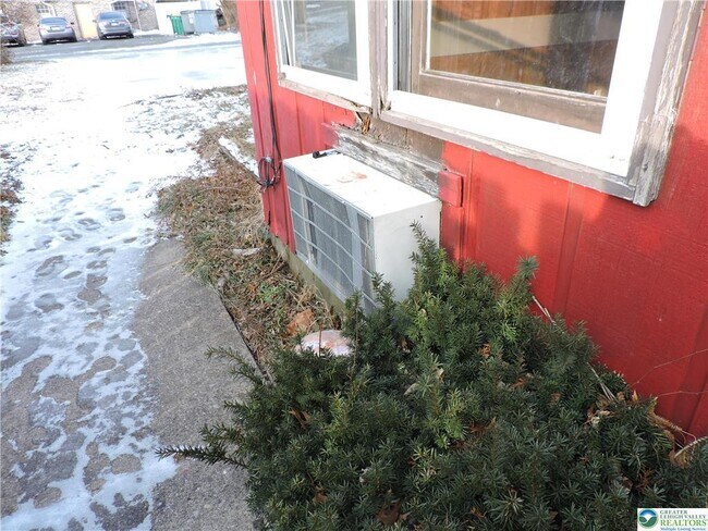 Foto del edificio - 866 N Van Buren St