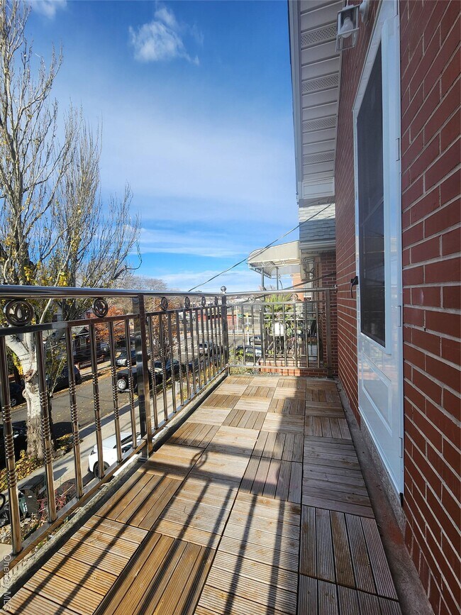 Foto del edificio - 61-21 159th St