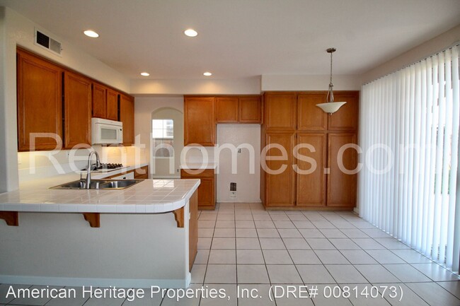 Foto del edificio - 4 br, 2.5 bath House - 1120 Camino Del Rey