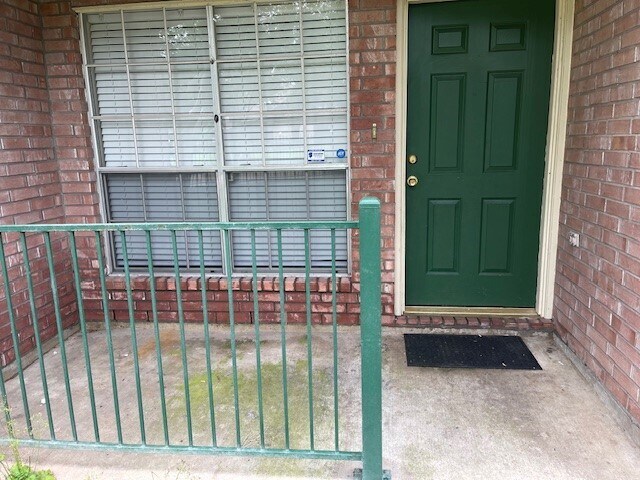 Foto del edificio - 2710 Grants Lake Blvd