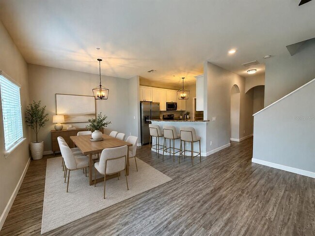 Foto del edificio - 2541 Pine Pl
