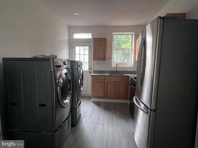 Building Photo - 430 Whitridge Ave
