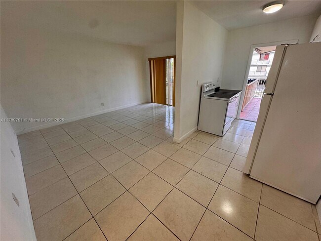 Foto del edificio - 1595 NE 125th St