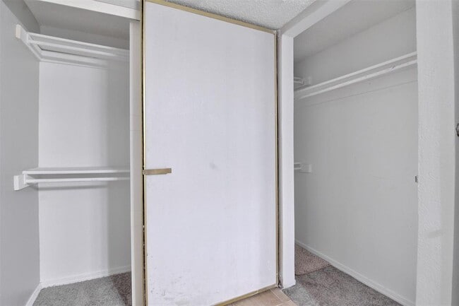Building Photo - 4242 N Capistrano Dr