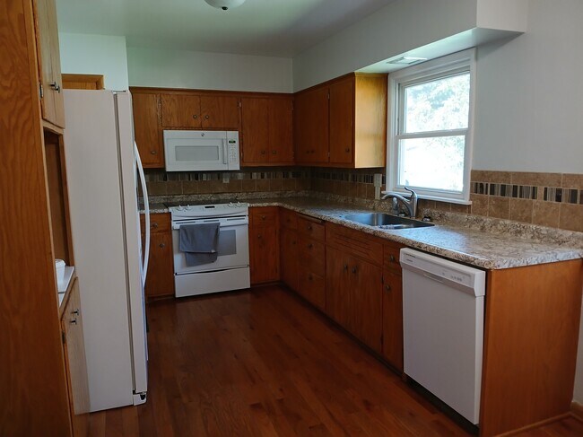 Cocina - 1209 9th Ave SE