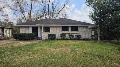 Building Photo - 11046 Spottswood Dr