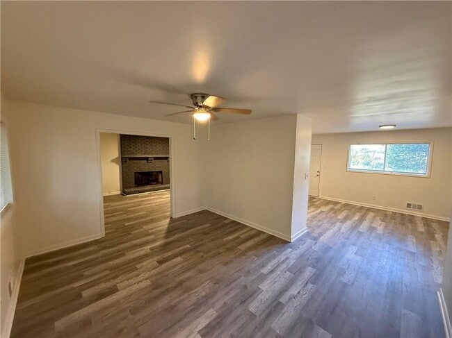 Building Photo - 1159 Tamarack Trail