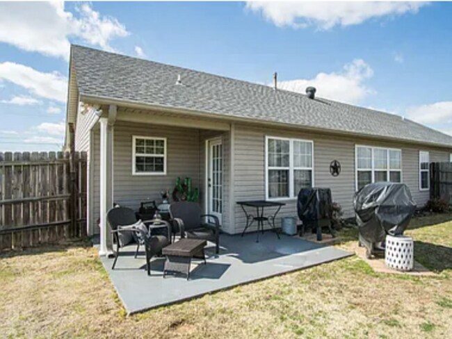 Foto del edificio - 40 Garden Gate Dr