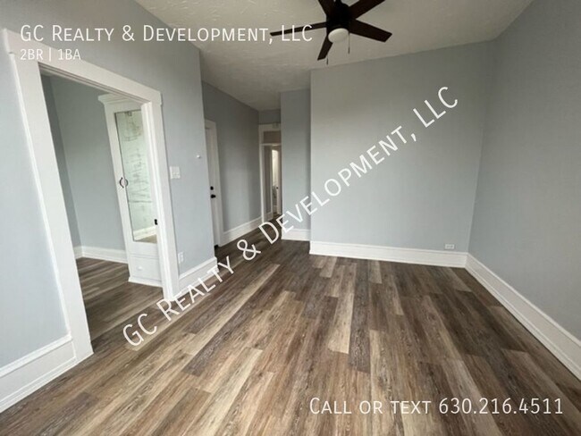 Foto del edificio - ***ELGIN 2 BDRM APT / HEAT INCLUDED / APPL...