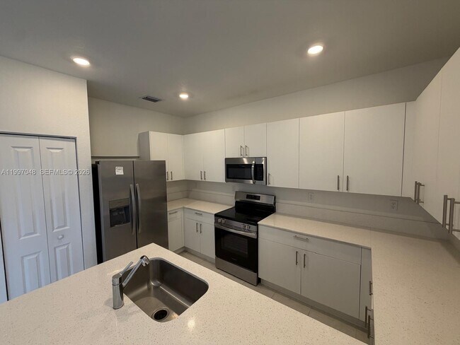 Foto del edificio - 2659 SE 28th Dr