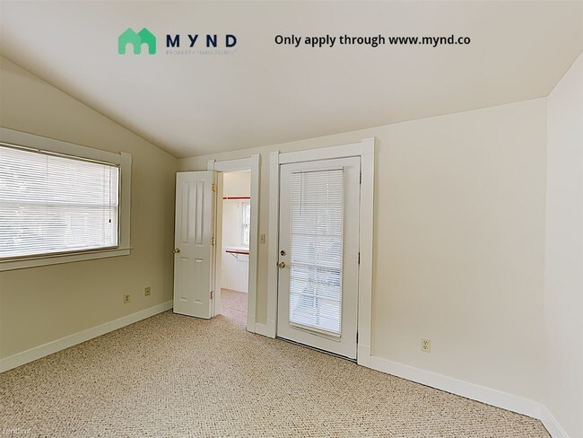 Foto del edificio - 1 br, 1 bath  - 2120 H St Apt 2 Apt 2