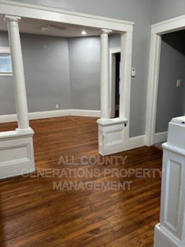 Foto del edificio - 3604 Mapledale Ave