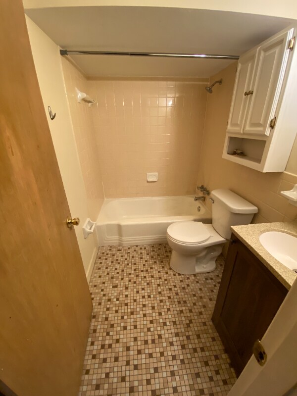 Foto del edificio - 1285 Reavis Barracks Rd