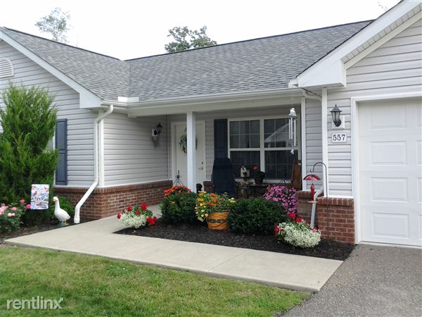 Foto principal - 525 Pine Bark Ln