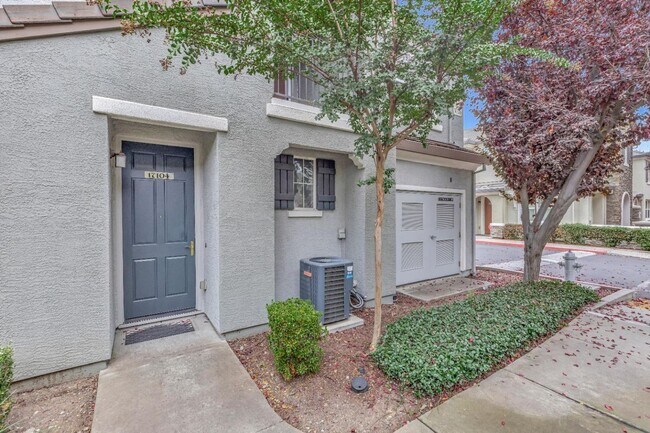 Foto del edificio - 2 bed 2 bath Condo!!