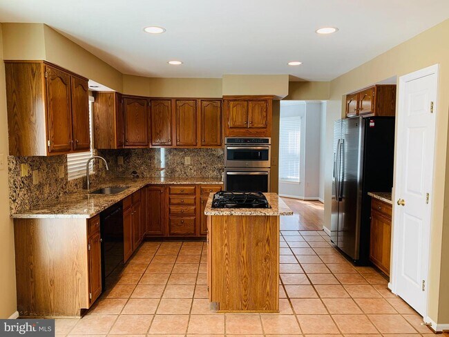 Building Photo - 18410 Paradise Cove Terrace