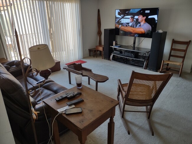 Living Room - 808 N River Rd