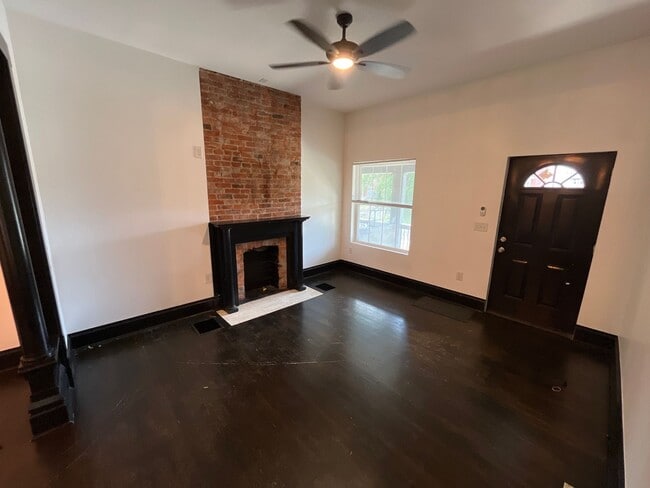 Foto del edificio - Spacious 3 bedroom duplex near Franklin Park