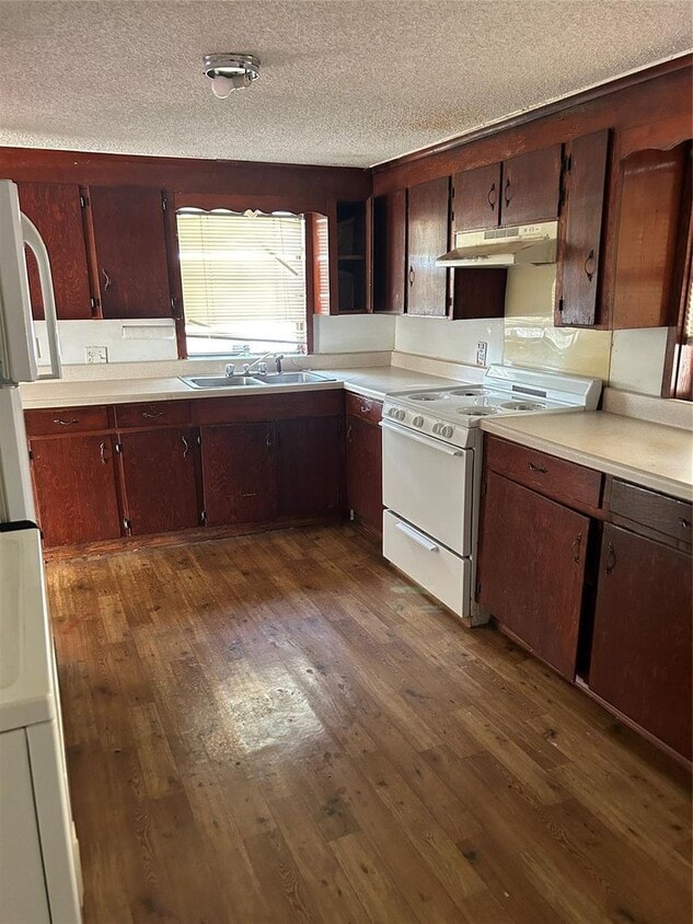 Foto del edificio - 634 W.63rd St.