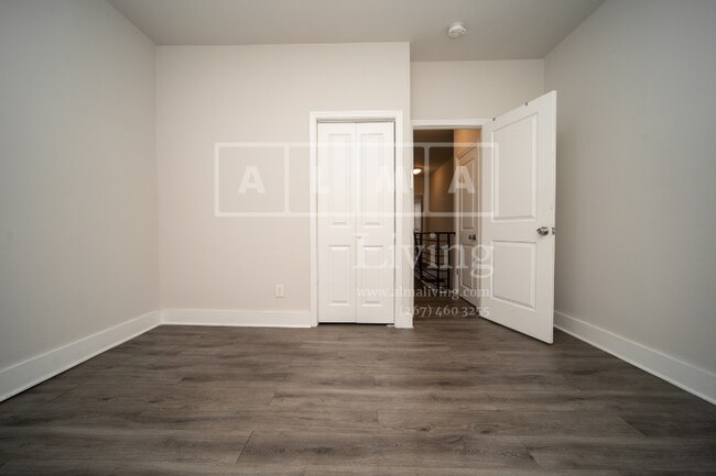Building Photo - 2523 N Opal St