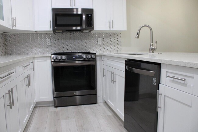 Foto del edificio - 1006 Green Pine Blvd