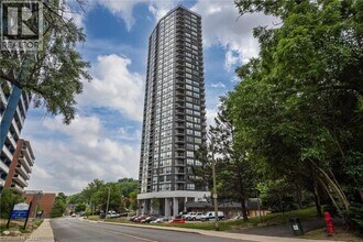Building Photo - 150 Charlton Ave E