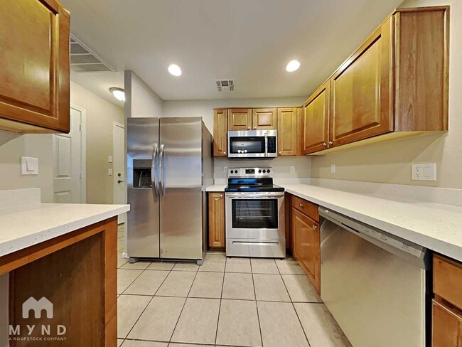 Foto del edificio - 3420 W St Anne Ave