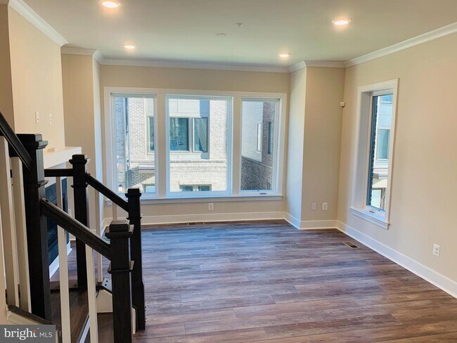 Foto del edificio - 8162 Tompkins St