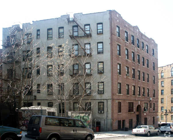 Foto principal - 50 E 172nd St